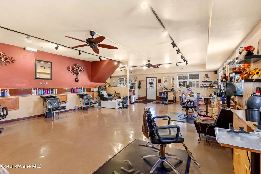 207 S Division Street Pinehurst, ID 83850