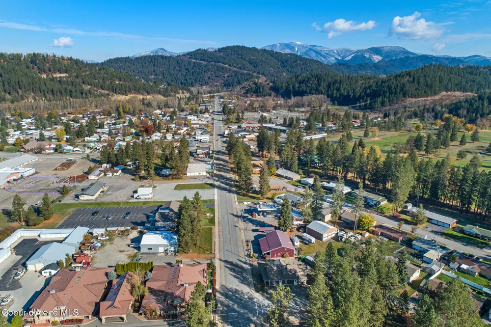 207 S Division Street Pinehurst, ID 83850