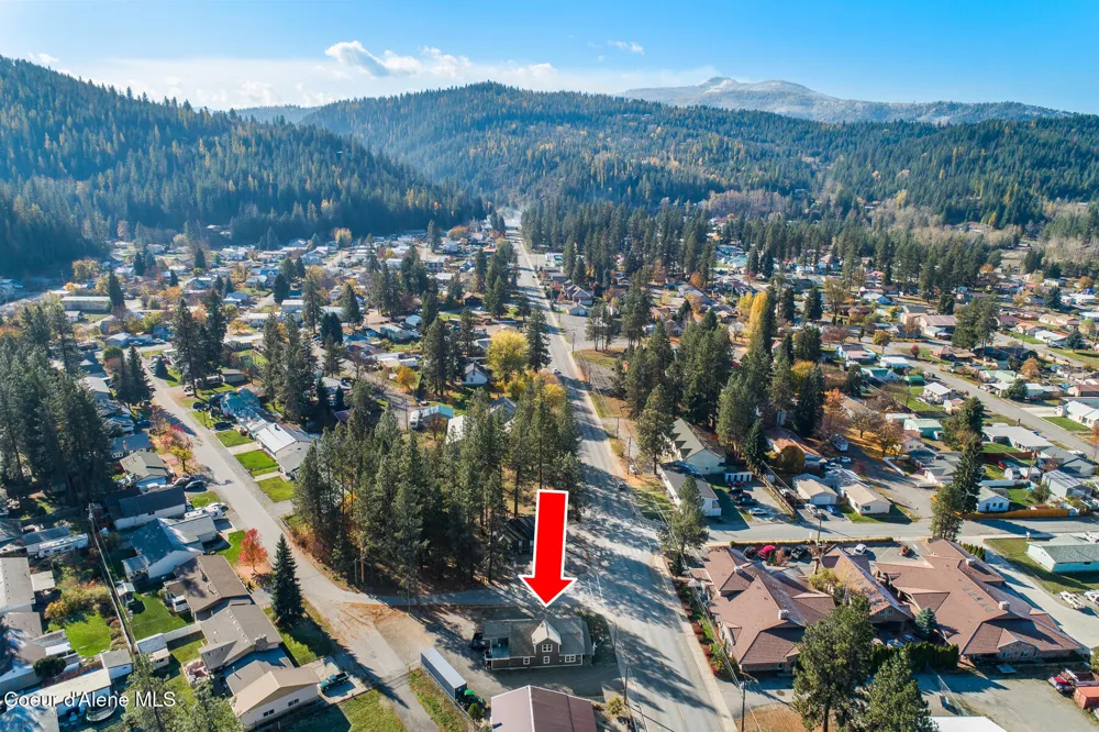 207 S Division Street Pinehurst, ID 83850
