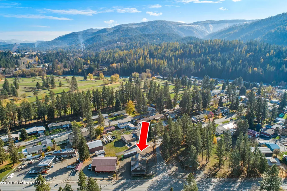 207 S Division Street Pinehurst, ID 83850
