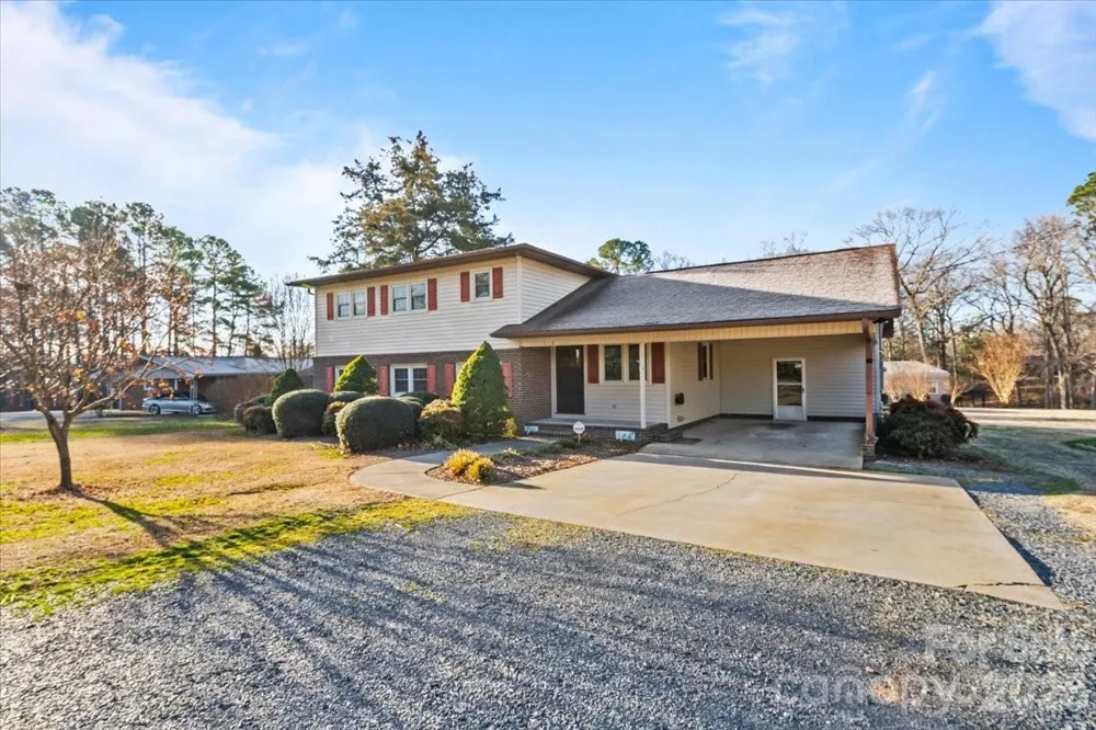 372 Holly Hills Drive Troy, NC 27371