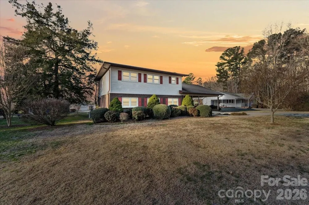 372 Holly Hills Drive Troy, NC 27371