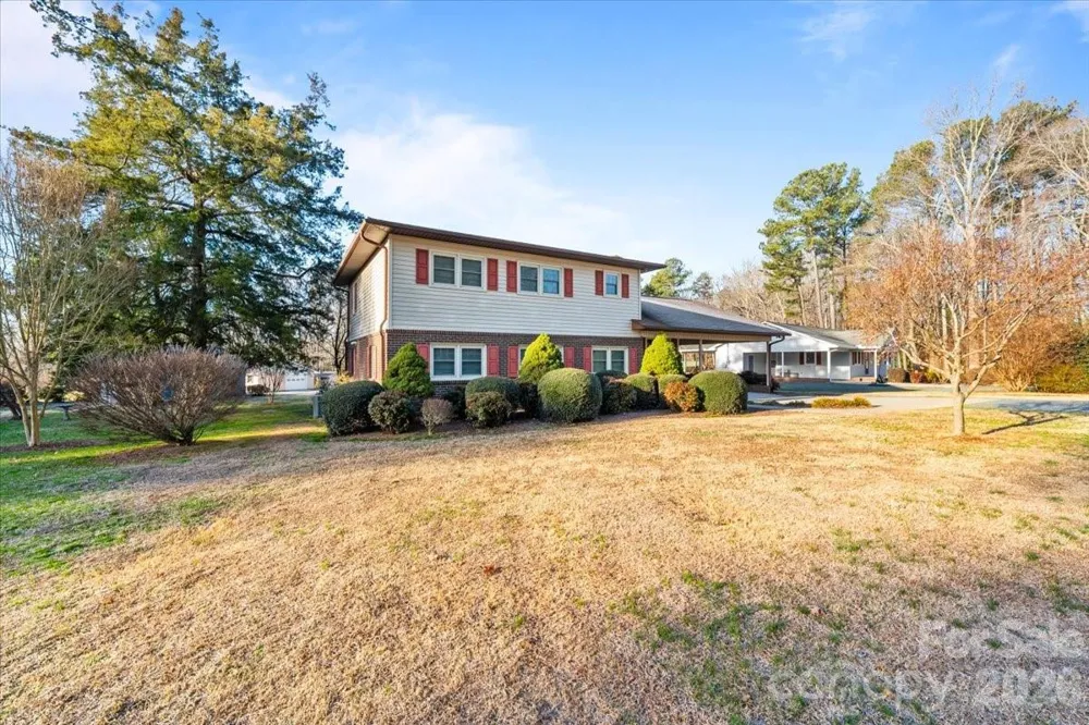372 Holly Hills Drive Troy, NC 27371