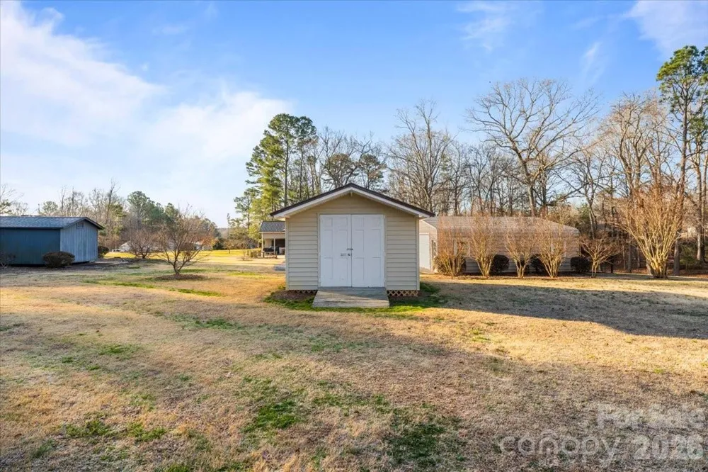 372 Holly Hills Drive Troy, NC 27371