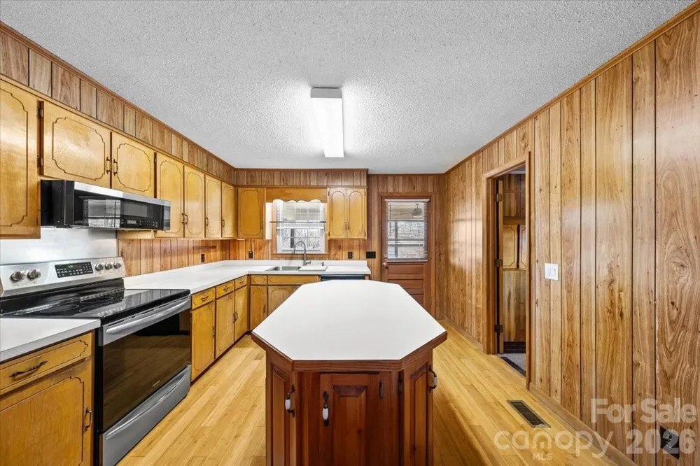 372 Holly Hills Drive Troy, NC 27371