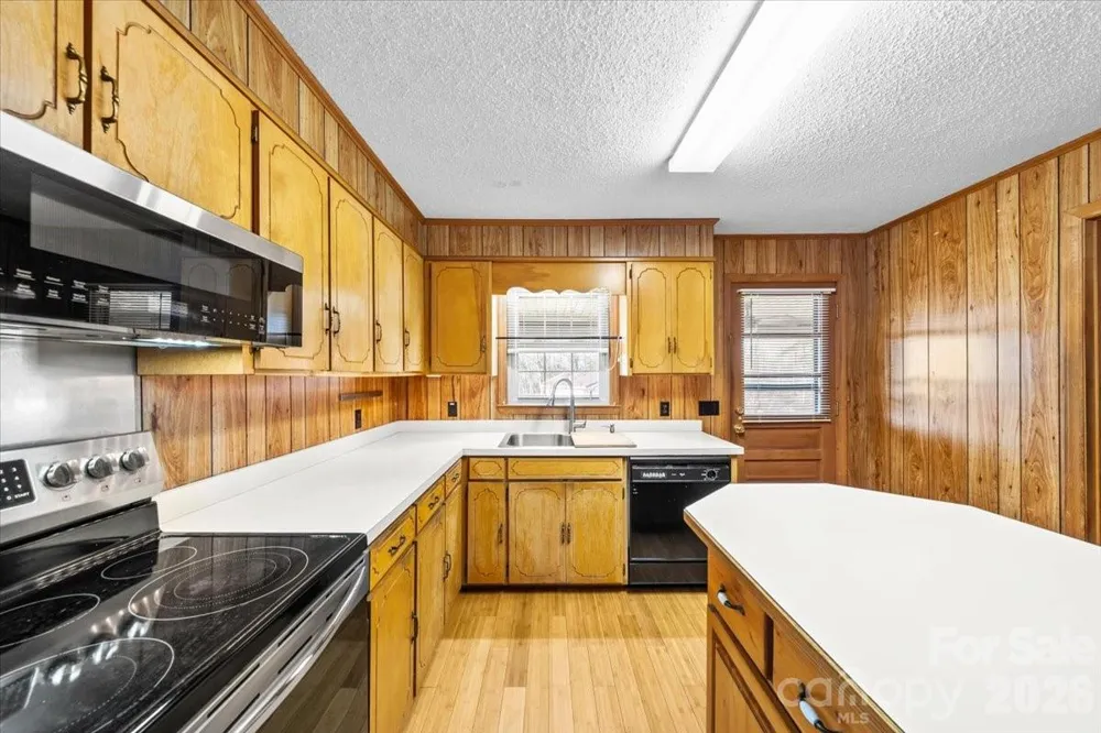 372 Holly Hills Drive Troy, NC 27371