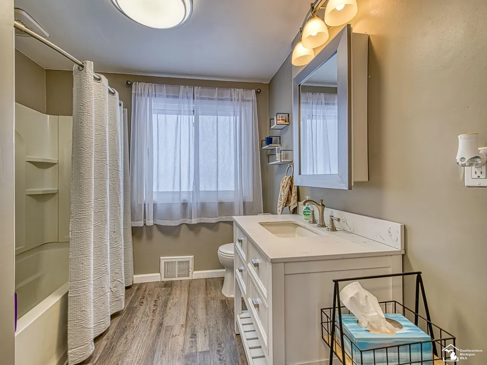 2525 Reinhardt Road Frenchtown Township, MI 48162