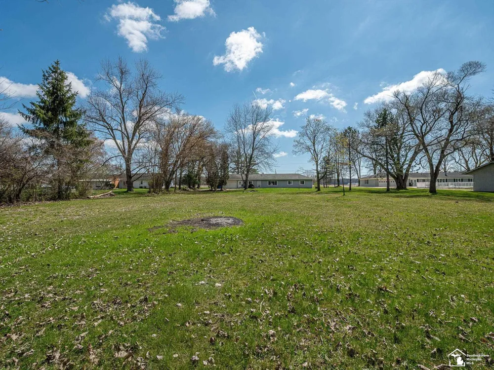 2525 Reinhardt Road Frenchtown Township, MI 48162
