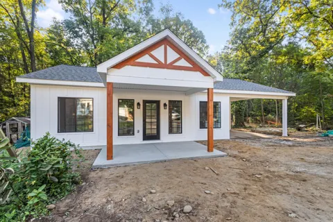 410 W G AVENUE W