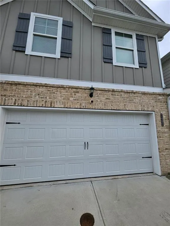 7490 Knoll Hollow Road