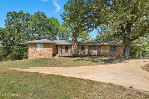 108 Wynndale Lake Road