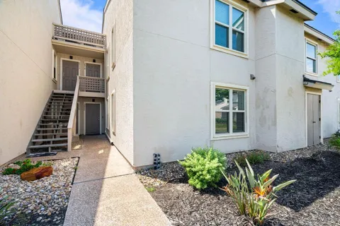 2506 Bayhouse