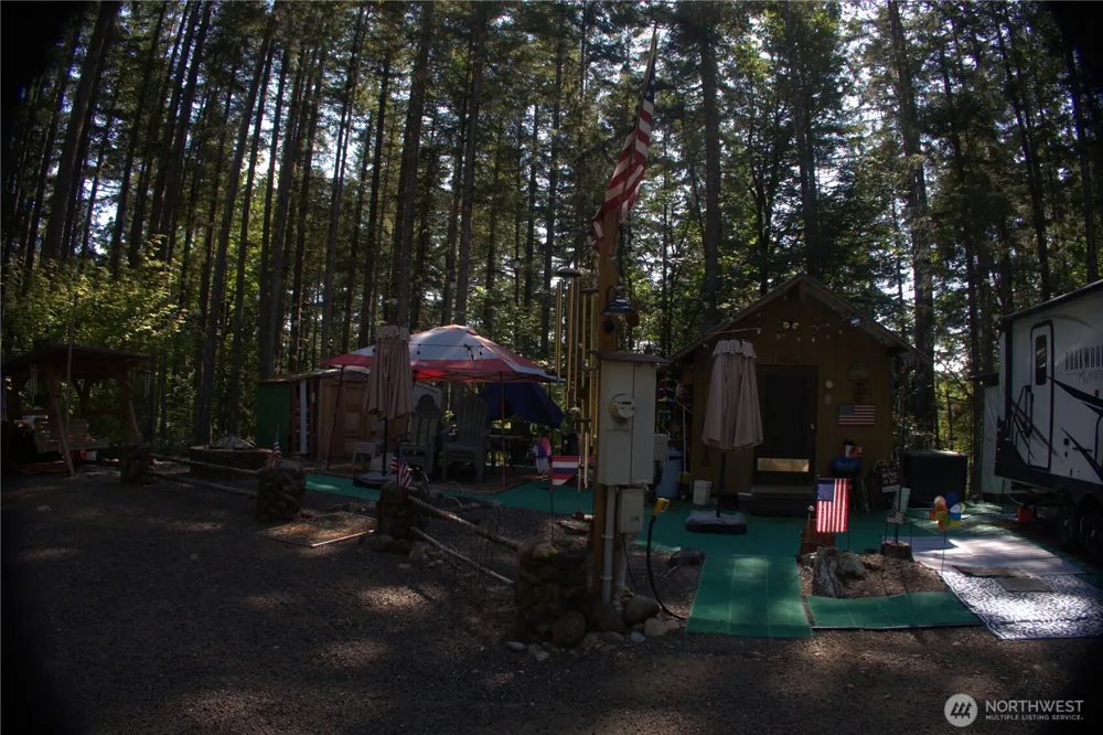 321 N Lakeview Drive Hoodsport, WA 98548