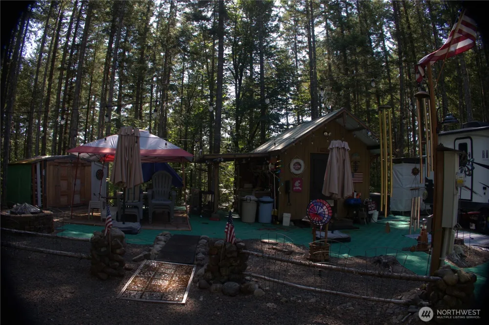 321 N Lakeview Drive Hoodsport, WA 98548