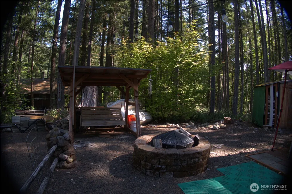 321 N Lakeview Drive Hoodsport, WA 98548