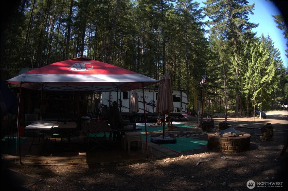 321 N Lakeview Drive Hoodsport, WA 98548