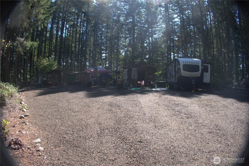 321 N Lakeview Drive Hoodsport, WA 98548