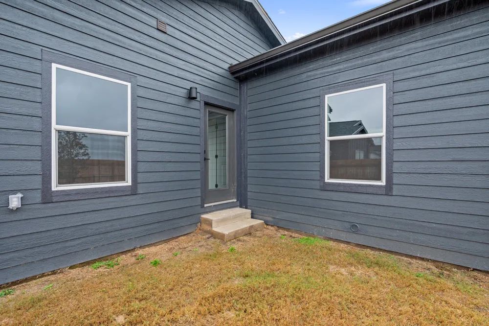 2027 Applewood Drive Lockhart, TX 78644