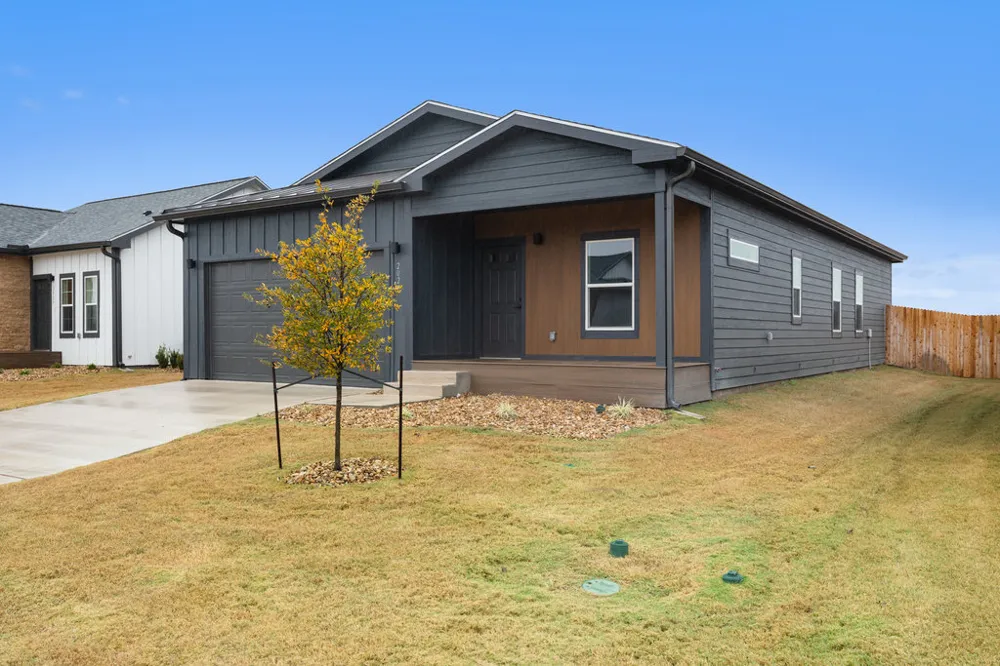 2027 Applewood Drive Lockhart, TX 78644
