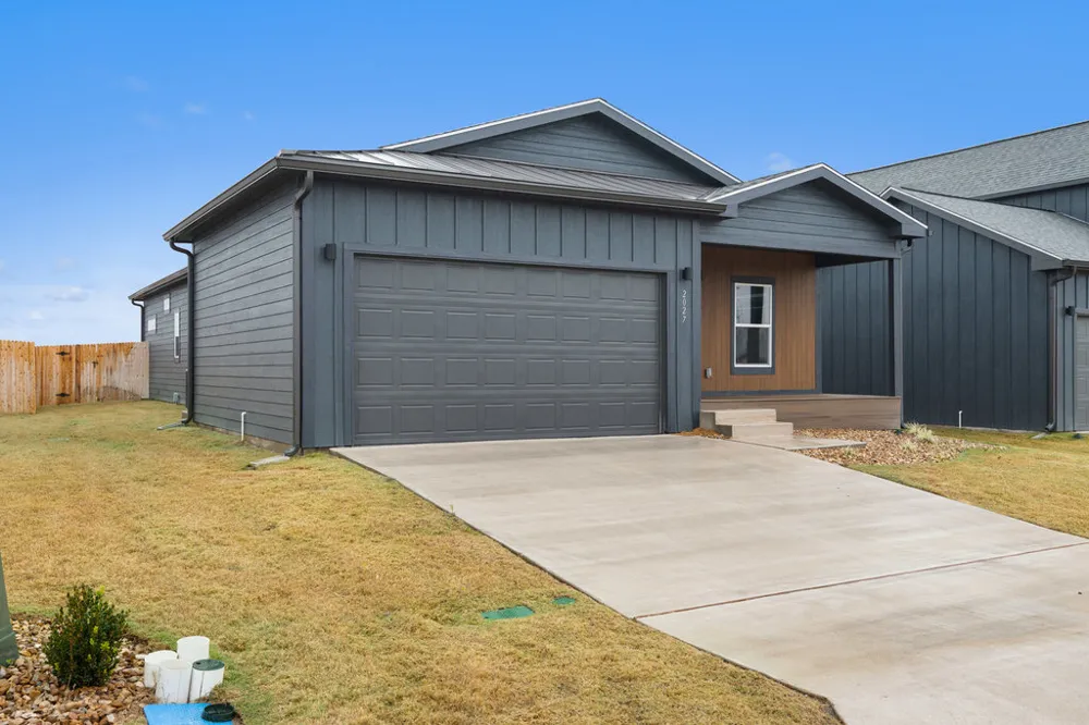2027 Applewood Drive Lockhart, TX 78644