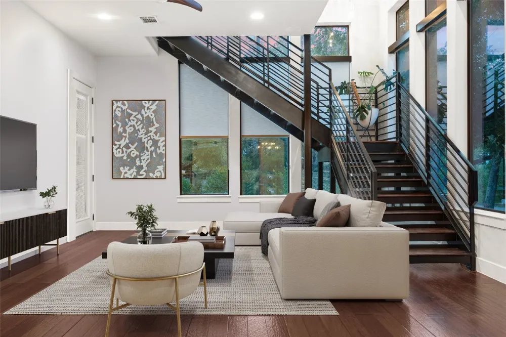 2811 Del Curto Road #A