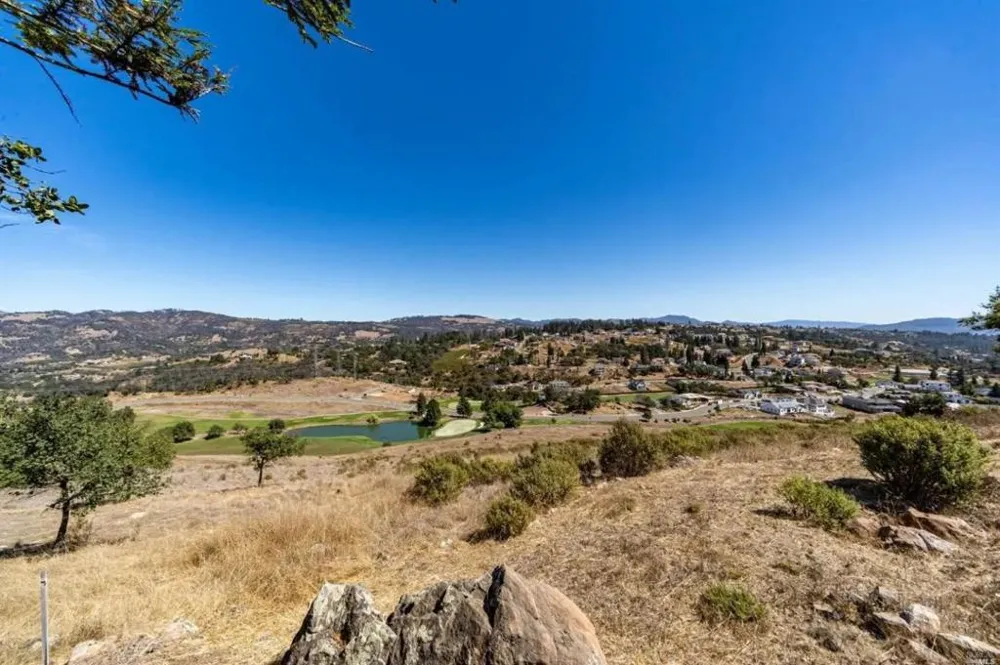 3776 Skyfarm Drive Santa Rosa, CA 95403