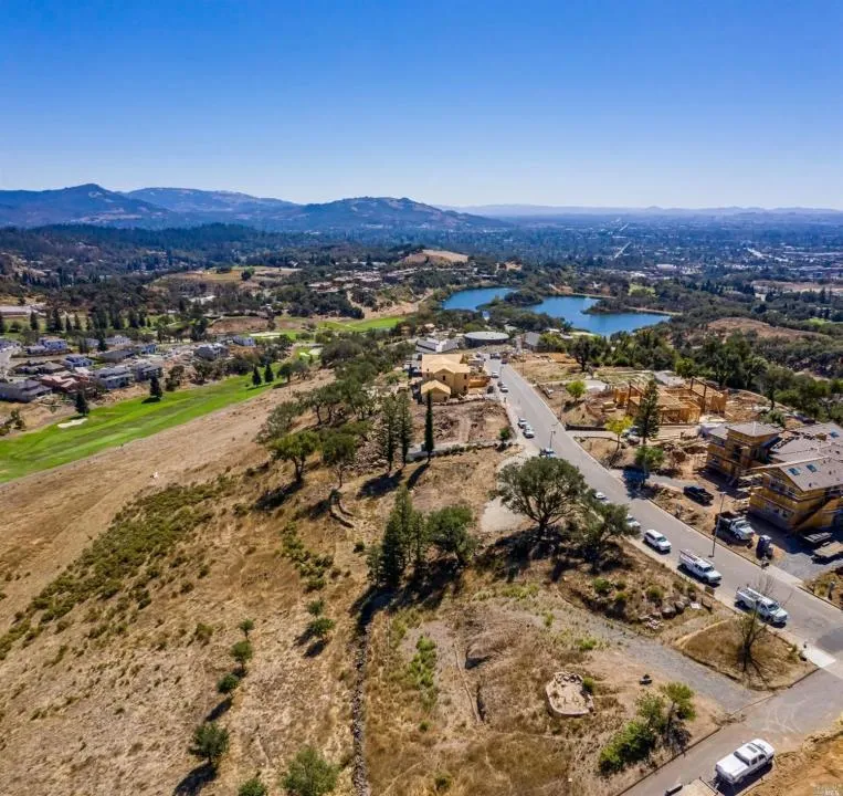 3776 Skyfarm Drive Santa Rosa, CA 95403