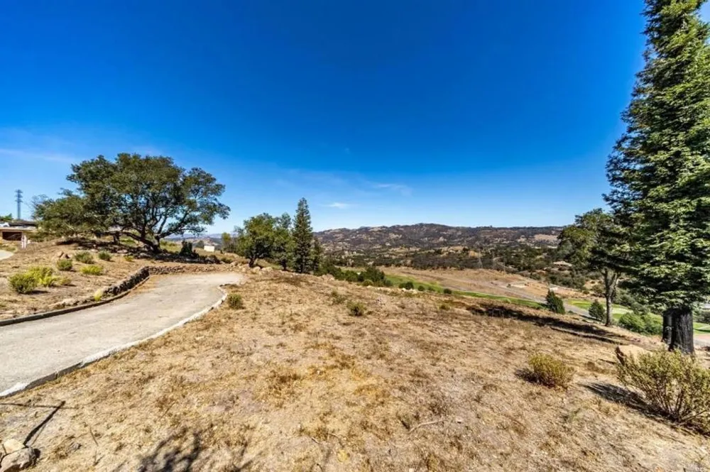 3776 Skyfarm Drive Santa Rosa, CA 95403