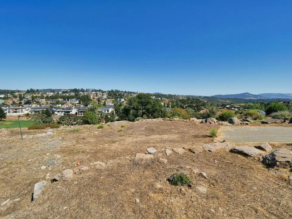 3776 Skyfarm Drive Santa Rosa, CA 95403