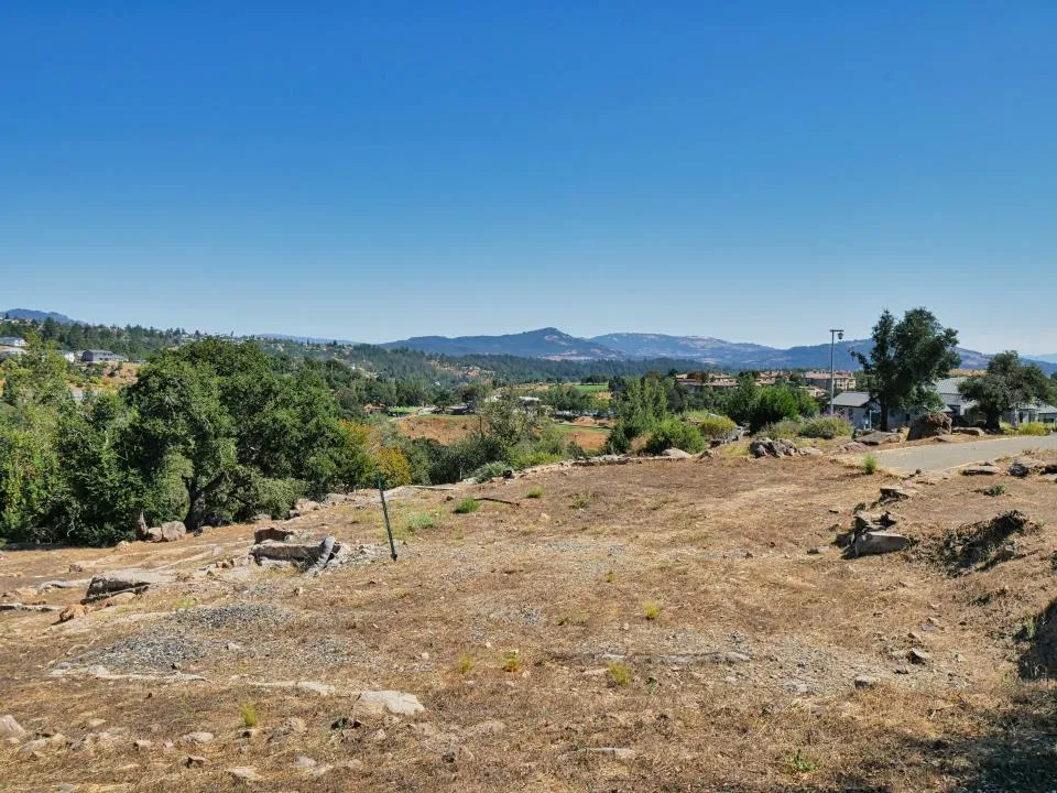 3776 Skyfarm Drive Santa Rosa, CA 95403