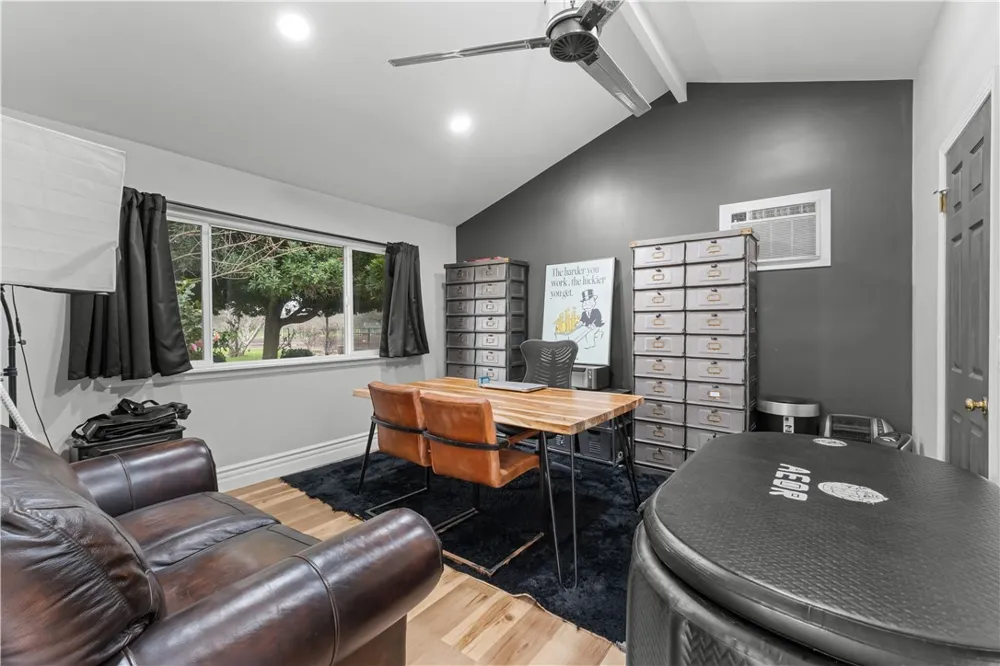 4280 Ipsen Le Grand, CA 95333