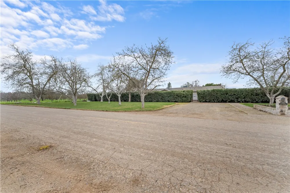 4280 Ipsen Le Grand, CA 95333