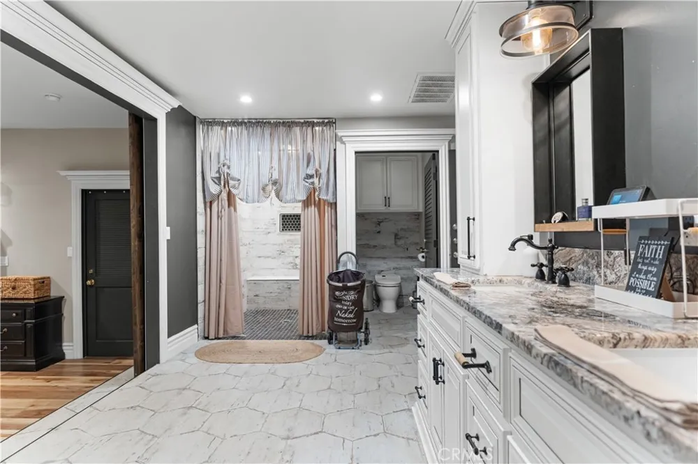 4280 Ipsen Le Grand, CA 95333