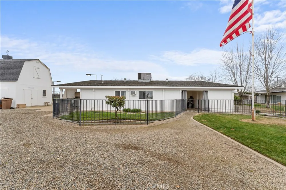 4280 Ipsen Le Grand, CA 95333