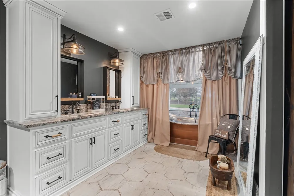 4280 Ipsen Le Grand, CA 95333