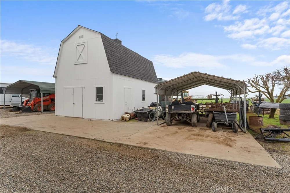 4280 Ipsen Le Grand, CA 95333