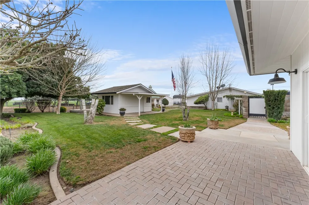 4280 Ipsen Le Grand, CA 95333
