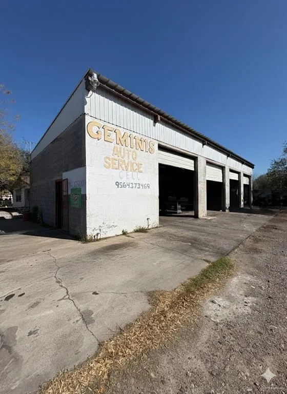 90 De Los Santos Avenue