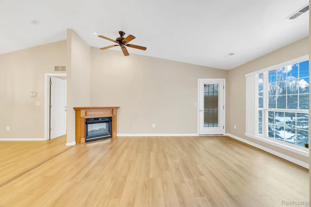 8208 Chesapeake Circle Walled Lake City, MI 48390