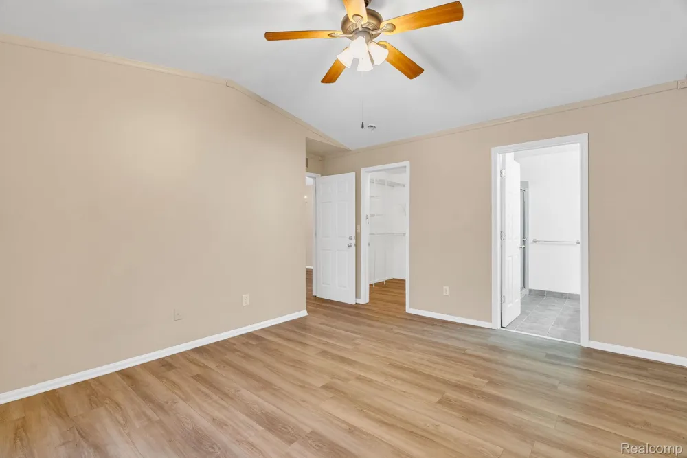 8208 Chesapeake Circle Walled Lake City, MI 48390