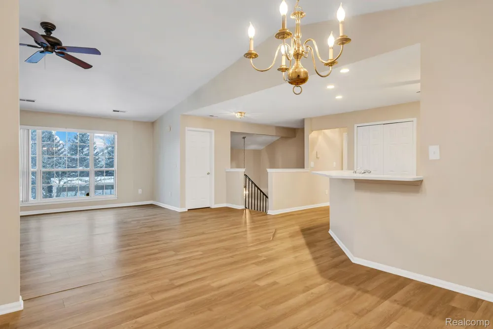 8208 Chesapeake Circle Walled Lake City, MI 48390