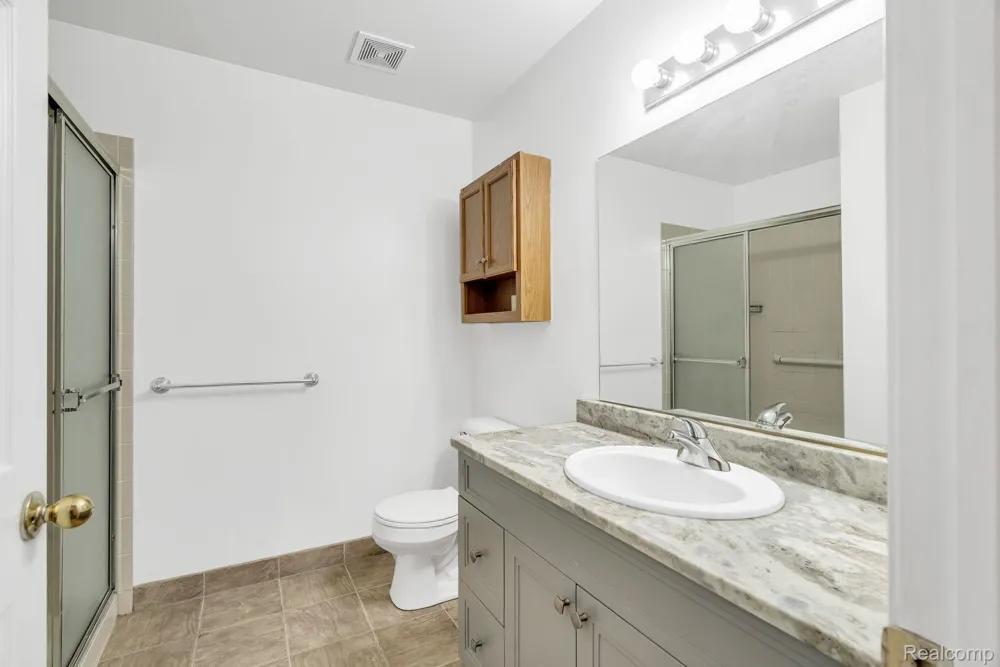 8208 Chesapeake Circle Walled Lake City, MI 48390