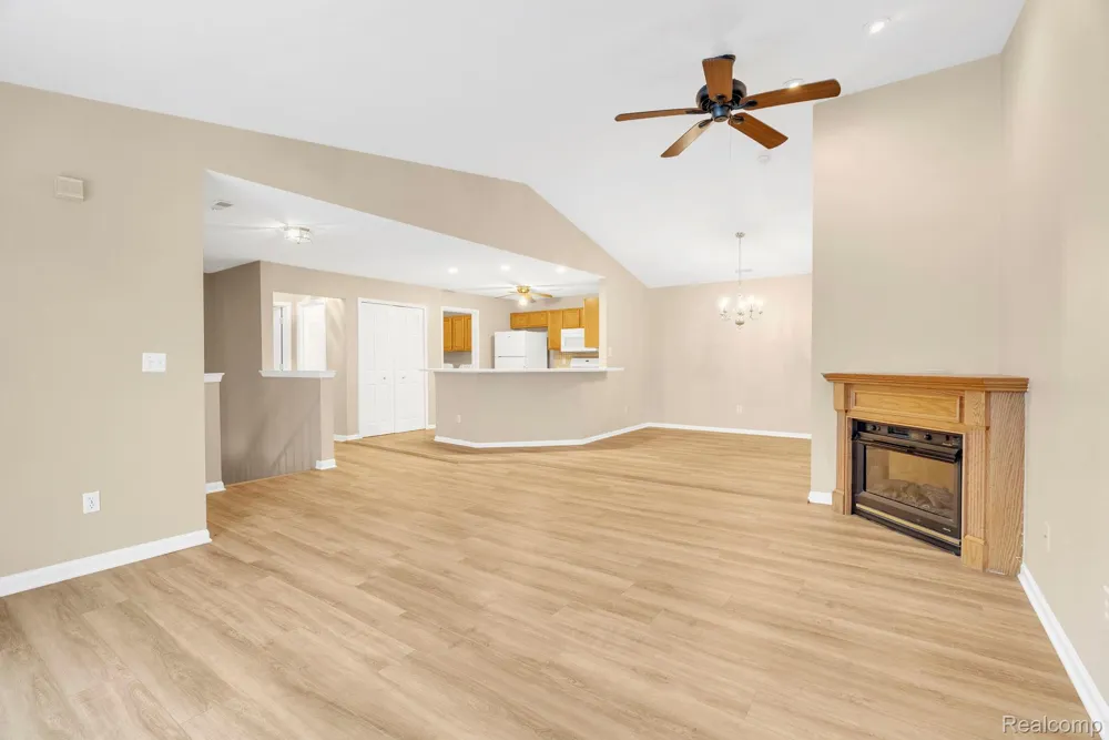 8208 Chesapeake Circle Walled Lake City, MI 48390