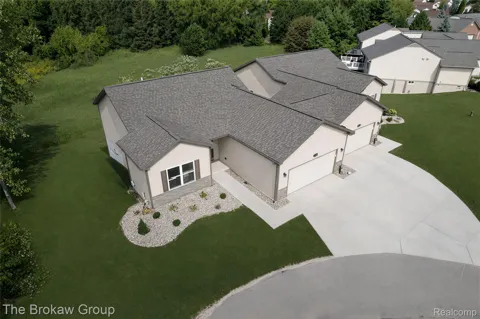 3365 Meadowridge Court