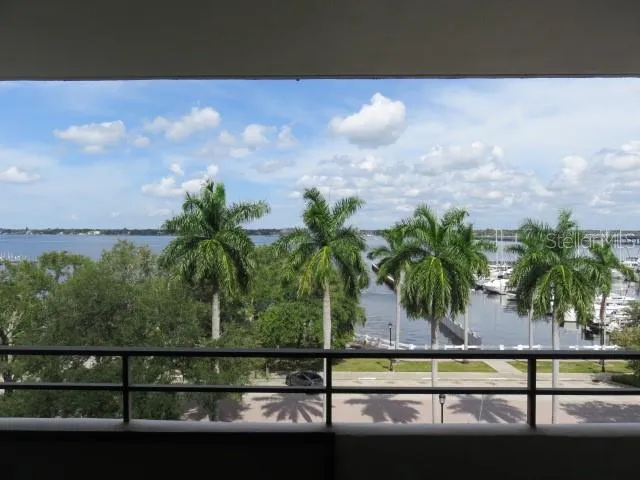 1400 1ST AVENUE W #504 Bradenton, FL 34205