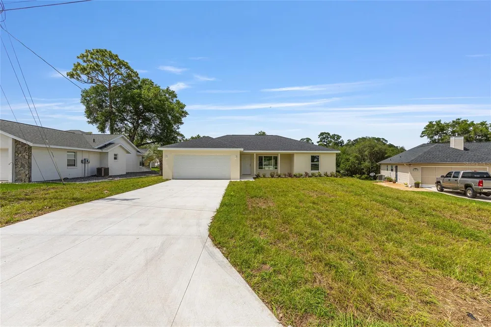62 MALAUKA RADIAL Ocklawaha, FL 32179