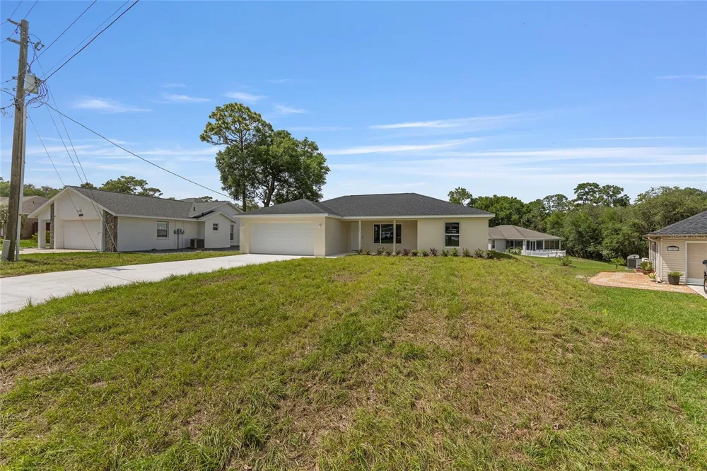62 MALAUKA RADIAL Ocklawaha, FL 32179
