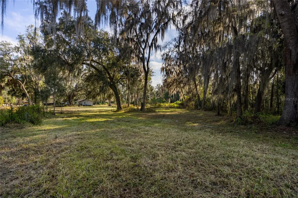 560 NW 39TH ROAD Gainesville, FL 32607