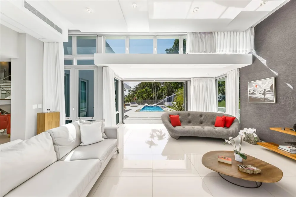 B32 EASTSIDE COURT Guaynabo, PR 00969