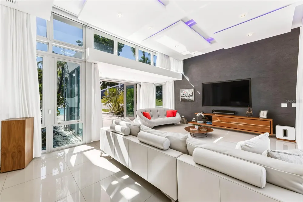 B32 EASTSIDE COURT Guaynabo, PR 00969